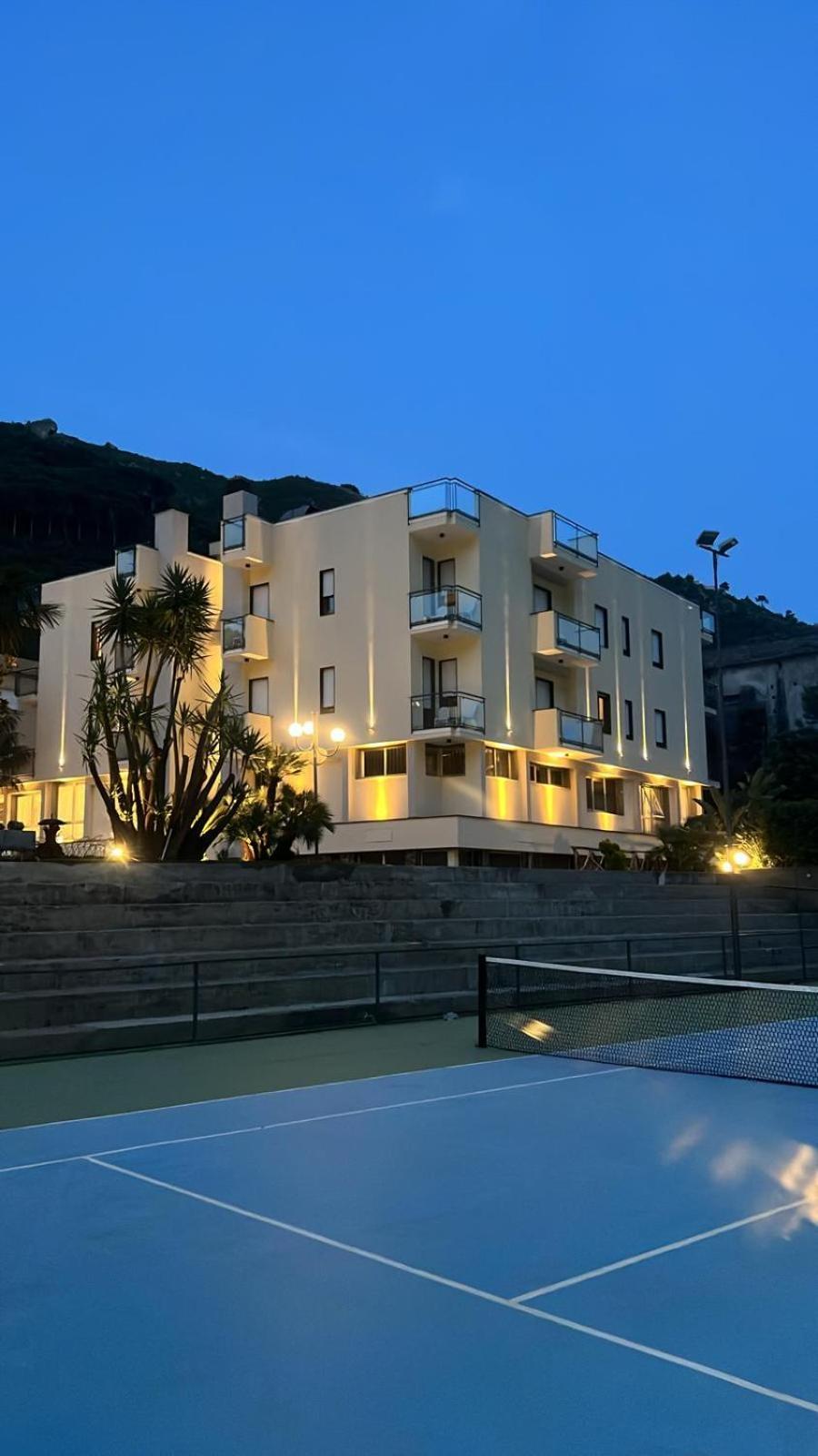 Hotel San Pietro ไมยอรี ภายนอก รูปภาพ