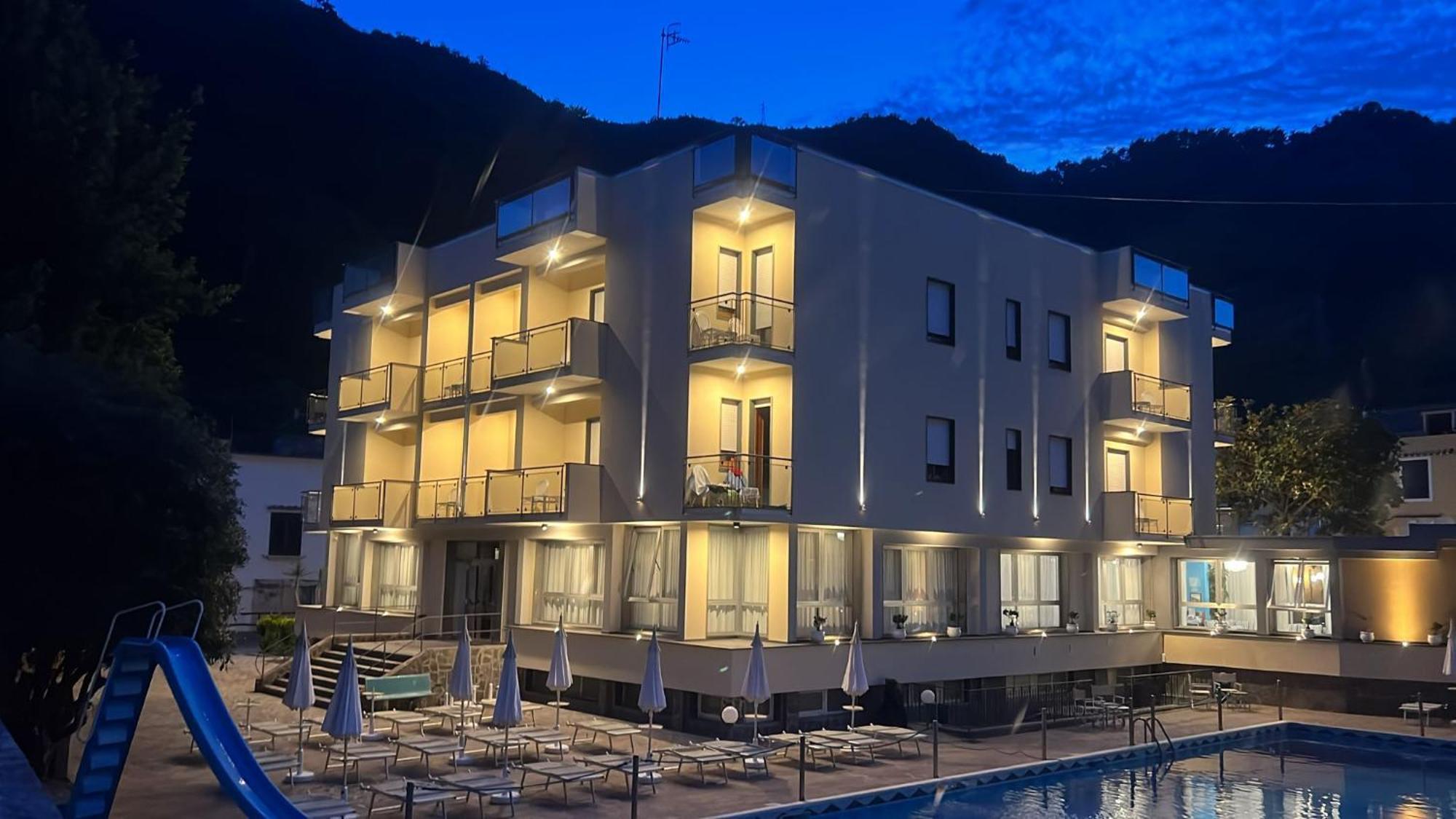 Hotel San Pietro ไมยอรี ภายนอก รูปภาพ