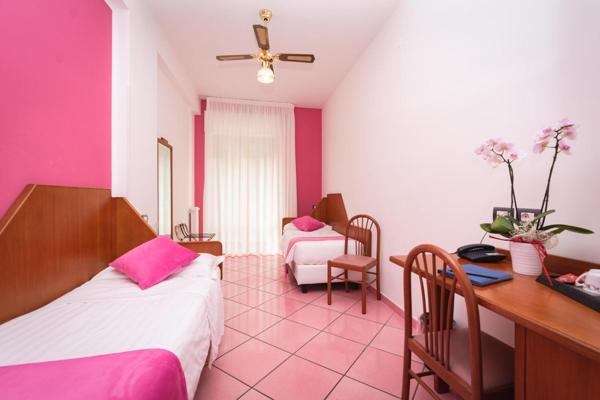 Hotel San Pietro ไมยอรี ภายนอก รูปภาพ