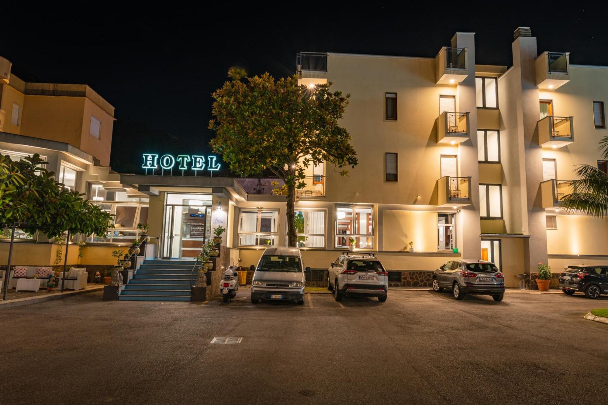Hotel San Pietro ไมยอรี ภายนอก รูปภาพ